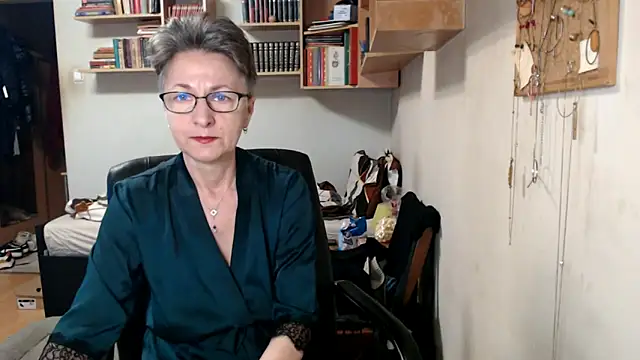 katemodel online show from October 4, 2025, 6:55 am