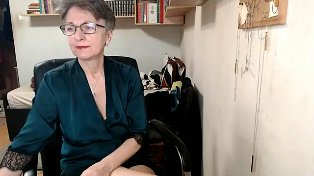 katemodel online show from October 27, 2025, 7:23 am