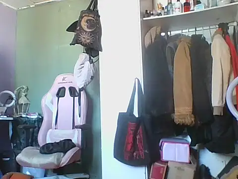 Snapshot of mimi_miauu chatting on February 11, 2026, 6:57 pm mimi miauu online show from February 11, 2026, 6:57 pm