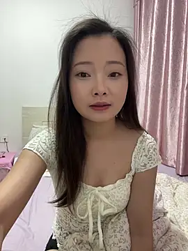 BIGBABYYEYE online show from April 9, 2026, 2:00 pm