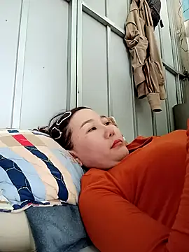 Ana-love2026 online show from April 15, 2026, 12:50 am