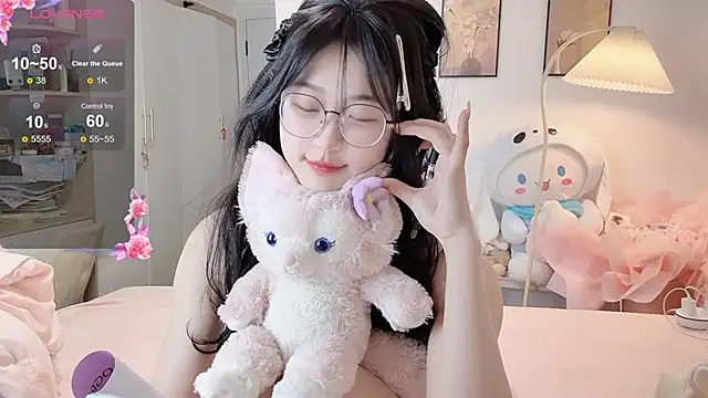 Luminous4173 online show from February 12, 2026, 7:25 am