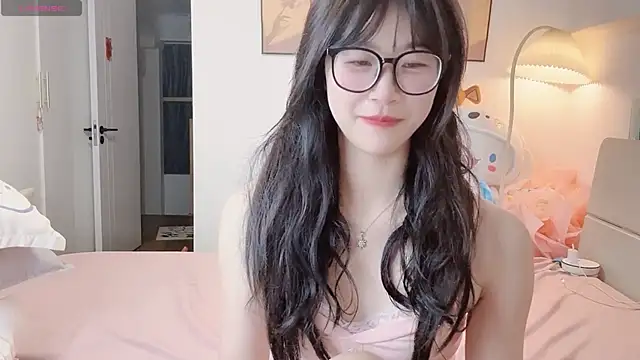 Luminous4173 online show from May 9, 2026, 12:32 pm