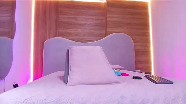 shaina adams online show from March 3, 2026, 12:00 pm