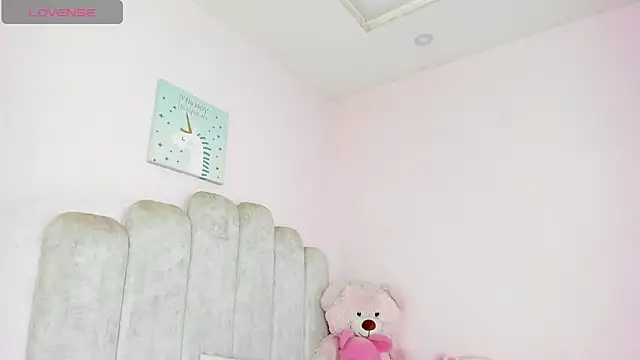 Snapshot of paula_cosioo chatting on February 5, 2026, 1:05 pm paula cosioo online show from February 5, 2026, 1:05 pm