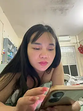  Lylyy online show from March 25, 2026, 12:44 pm