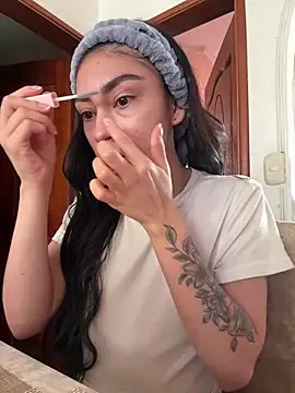 Bonny Eva online show from February 4, 2026, 7:31 pm