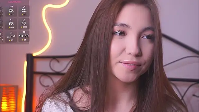 CarlaSpiva online show from April 5, 2026, 8:06 pm