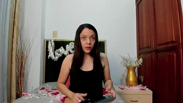 Snapshot of AnnaBroooks chatting on February 15, 2026, 2:03 pm AnnaBroooks online show from February 15, 2026, 2:03 pm