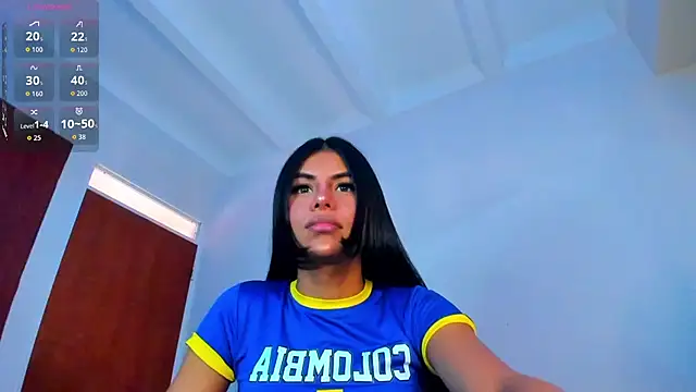 Snapshot of Salolatina chatting on July 3, 2026, 9:32 pm Salolatina online show from July 3, 2026, 9:32 pm