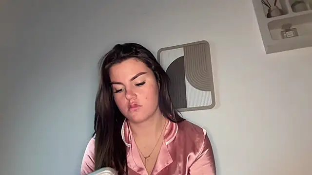 Snapshot of kiaraaaa75 chatting on February 12, 2026, 4:35 pm kiaraaaa75 online show from February 12, 2026, 4:35 pm