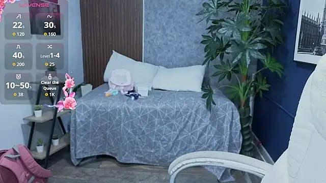 saphire  online show from April 13, 2026, 12:54 pm