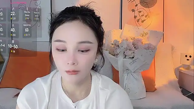 Lisa-295188 online show from April 14, 2026, 7:36 am