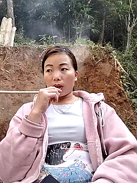 Snapshot of Ella-aa chatting on February 15, 2026, 1:57 am Ella-aa online show from February 15, 2026, 1:57 am