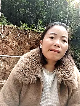 Snapshot of Ella-aa chatting on March 3, 2026, 2:07 am Ella-aa online show from March 3, 2026, 2:07 am