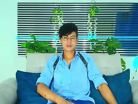 Snapshot of ThiiagoSaeenz chatting on February 2, 2026, 1:32 pm ThiiagoSaeenz online show from February 2, 2026, 1:32 pm