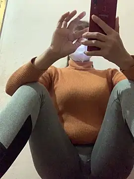 Snapshot of YANINA120 chatting on February 22, 2026, 2:04 pm YANINA120 online show from February 22, 2026, 2:04 pm