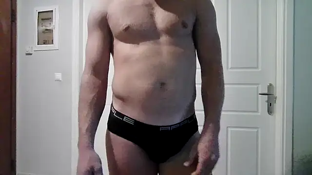 Snapshot of YoungforOld32 chatting on March 3, 2026, 1:39 pm YoungforOld32 online show from March 3, 2026, 1:39 pm