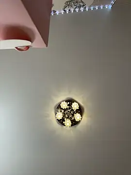 Snapshot of MiaTee chatting on February 3, 2026, 6:40 am MiaTee online show from February 3, 2026, 6:40 am