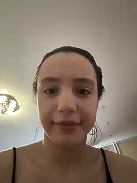 Snapshot of MiaTee chatting on March 1, 2026, 2:02 am MiaTee online show from March 1, 2026, 2:02 am