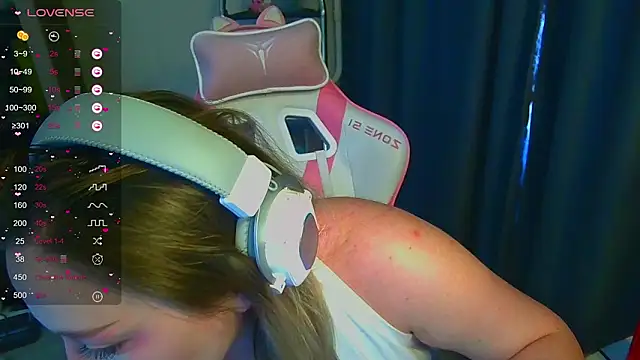 Emiliaaah online show from February 26, 2026, 7:40 am