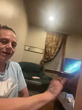 Snapshot of mileslongdeep chatting on June 15, 2026, 2:03 am mileslongdeep online show from June 15, 2026, 2:03 am