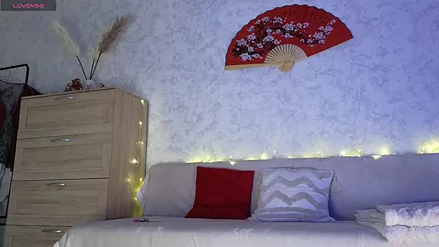 saya li11 online show from February 12, 2026, 4:35 pm