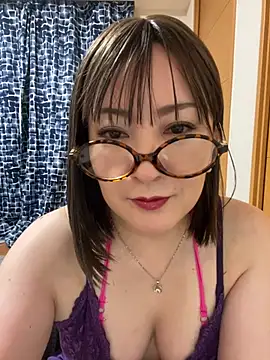 Mitsuco surflady online show from April 29, 2026, 4:22 pm