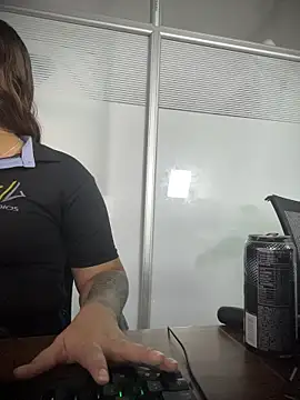 Nahomy Benett online show from February 4, 2026, 11:38 am