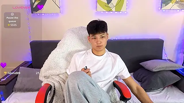 XanneLL online show from March 5, 2026, 7:21 pm