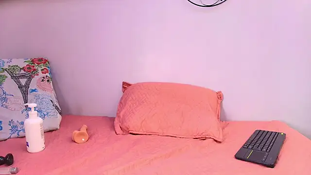 Snapshot of melany_roberts_ chatting on February 13, 2026, 3:13 am melany roberts online show from February 13, 2026, 3:13 am