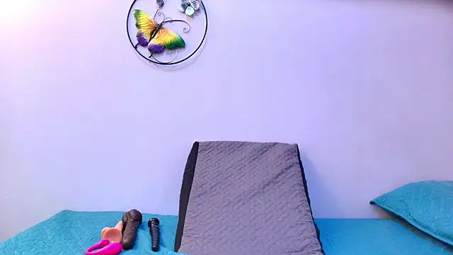 melany roberts  online show from March 4, 2026, 3:12 am