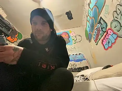 Snapshot of gothboiplzty chatting on February 24, 2026, 11:25 pm gothboiplzty online show from February 24, 2026, 11:25 pm