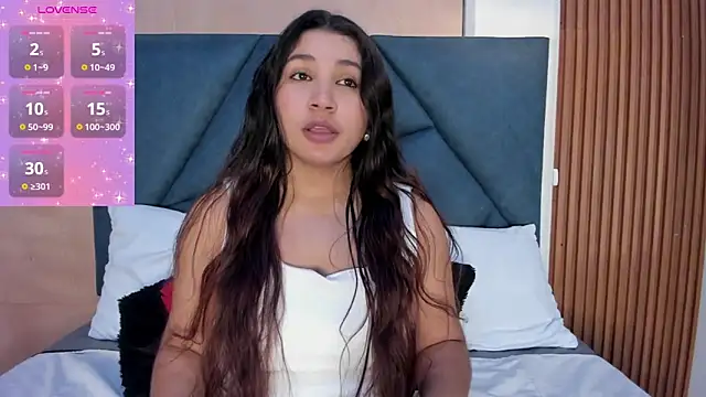 Snapshot of Victoria_Rosee chatting on April 7, 2026, 1:55 pm Victoria Rosee online show from April 7, 2026, 1:55 pm