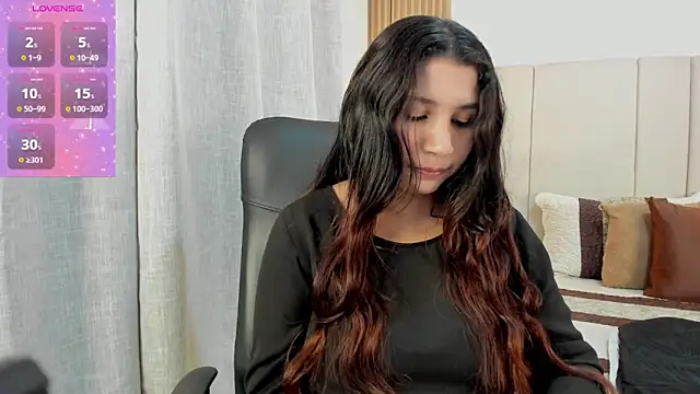 Snapshot of Victoria_Rosee chatting on April 10, 2026, 12:32 pm Victoria Rosee online show from April 10, 2026, 12:32 pm