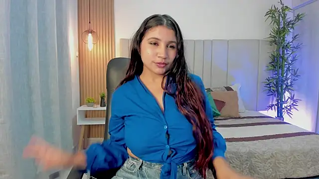 Snapshot of Victoria_Rosee chatting on May 9, 2026, 12:54 pm Victoria Rosee online show from May 9, 2026, 12:54 pm