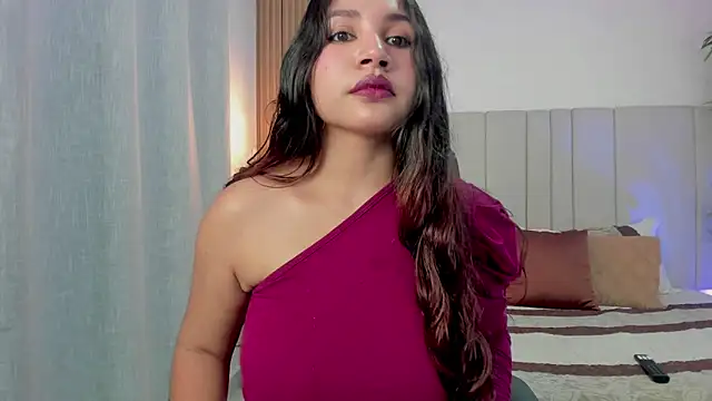 Snapshot of Victoria_Rosee chatting on May 13, 2026, 6:16 pm Victoria Rosee online show from May 13, 2026, 6:16 pm