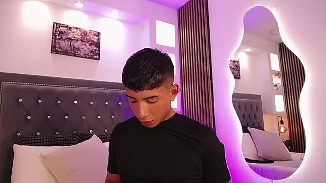 Snapshot of Fancy_Vixen chatting on March 3, 2026, 2:50 am Fancy Vixen online show from March 3, 2026, 2:50 am