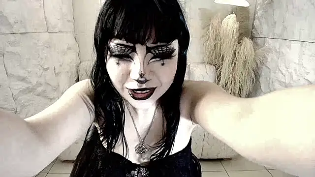 Snapshot of vampkitty_r chatting on February 11, 2026, 1:10 am vampkitty r online show from February 11, 2026, 1:10 am