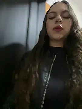 Annie bonnie  online show from April 8, 2026, 11:21 am