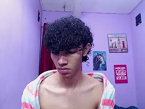 Snapshot of bigcock_twinks chatting on February 21, 2026, 11:28 pm bigcock twinks online show from February 21, 2026, 11:28 pm