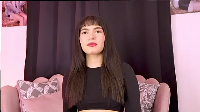 dakotacollins  online show from May 28, 2026, 2:42 am