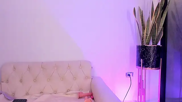 Snapshot of liorah_wolf chatting on February 25, 2026, 8:40 pm liorah wolf online show from February 25, 2026, 8:40 pm