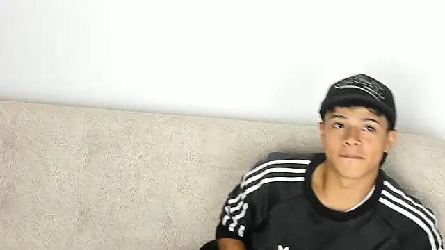 Snapshot of _Alex_Colton chatting on February 15, 2026, 10:28 pm Alex Colton online show from February 15, 2026, 10:28 pm