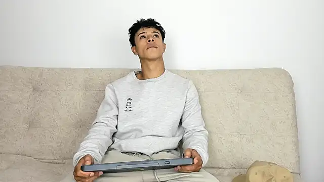 Snapshot of _Alex_Colton chatting on February 16, 2026, 11:12 pm Alex Colton online show from February 16, 2026, 11:12 pm