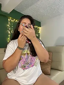 alisbloom online show from March 18, 2026, 6:11 pm