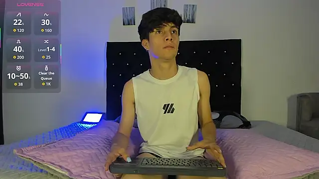 axxxel twink online show from March 2, 2026, 3:20 am