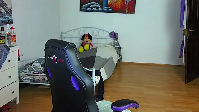 Sylly online show from December 14, 2025, 8:52 am