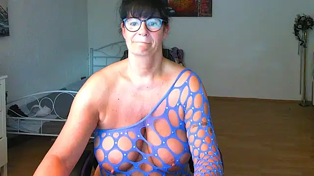 Sylly online show from May 31, 2026, 5:26 am
