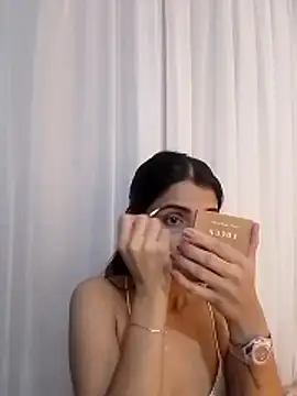 Snapshot of EvaMiranda chatting on February 6, 2026, 2:27 am EvaMiranda online show from February 6, 2026, 2:27 am